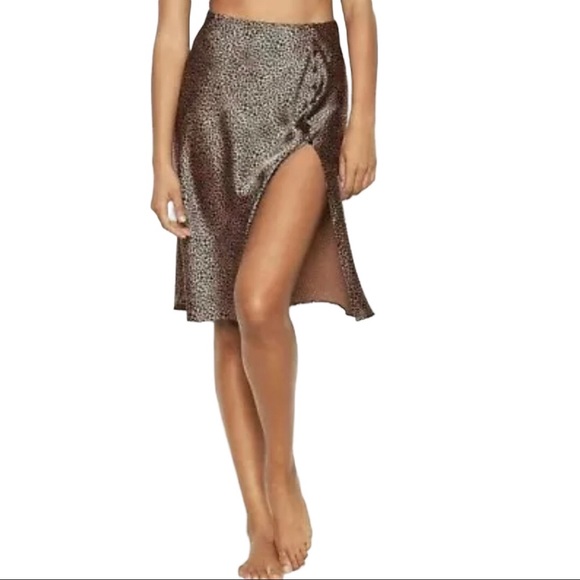 Victoria's Secret Dresses & Skirts - Victoria’s Secret Skirt Slit Satin Feel Side Button Midi Leopard Size 12 NWT